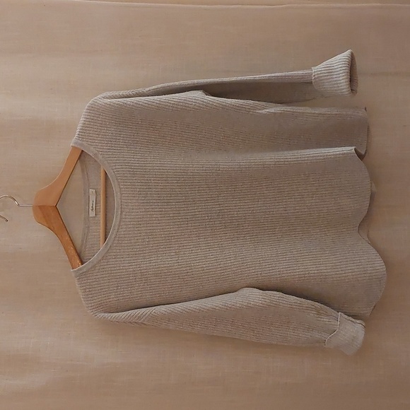 Light grey pull-over - Picture 1 of 4